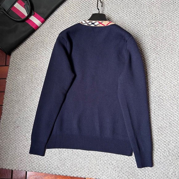 Burberry Navy Blue Crew Neck Knit Sweater with Equestrian Logo - Picture 2 of 8